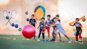 🚨 本·雅各布斯和亚历克斯·克鲁克今晚报道称，鲁本·阿莫里姆在曼联的未来存疑。