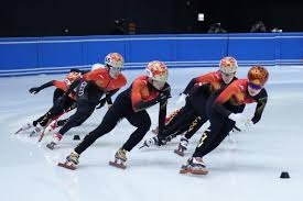 李晓旭首秀体能拉满，赛后累垮趴广告牌